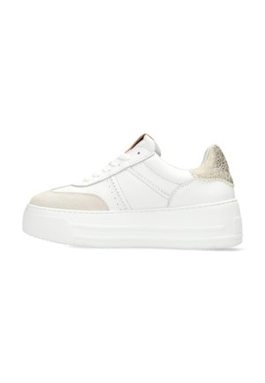 Trainers - white gold