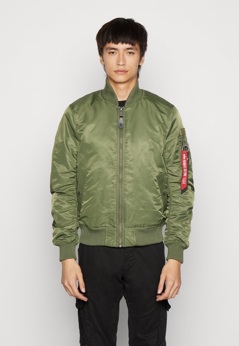 Alpha Industries - MA-1 PROJECT R - Bomberjacks - sage green, Vergroten