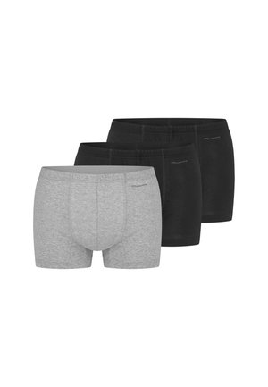 Tre bomulds herre boxershorts, to i sort og en i grå, arrangeret side om side med frontudsigt på hvid baggrund.