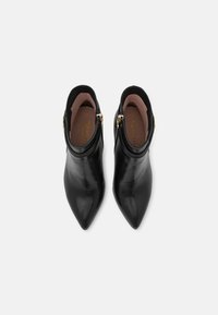 Tamaris Heart & Sole Kotníková obuv na vysokém podpatku - black