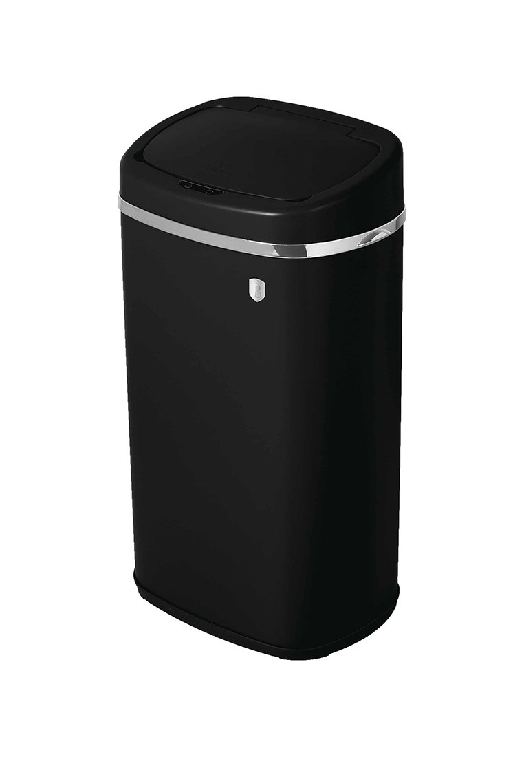Černý obdélníkový odpadkový koš s hladkým povrchem, zaoblenými hranami, plochým víkem a stříbrným akcentem podél horní hrany.