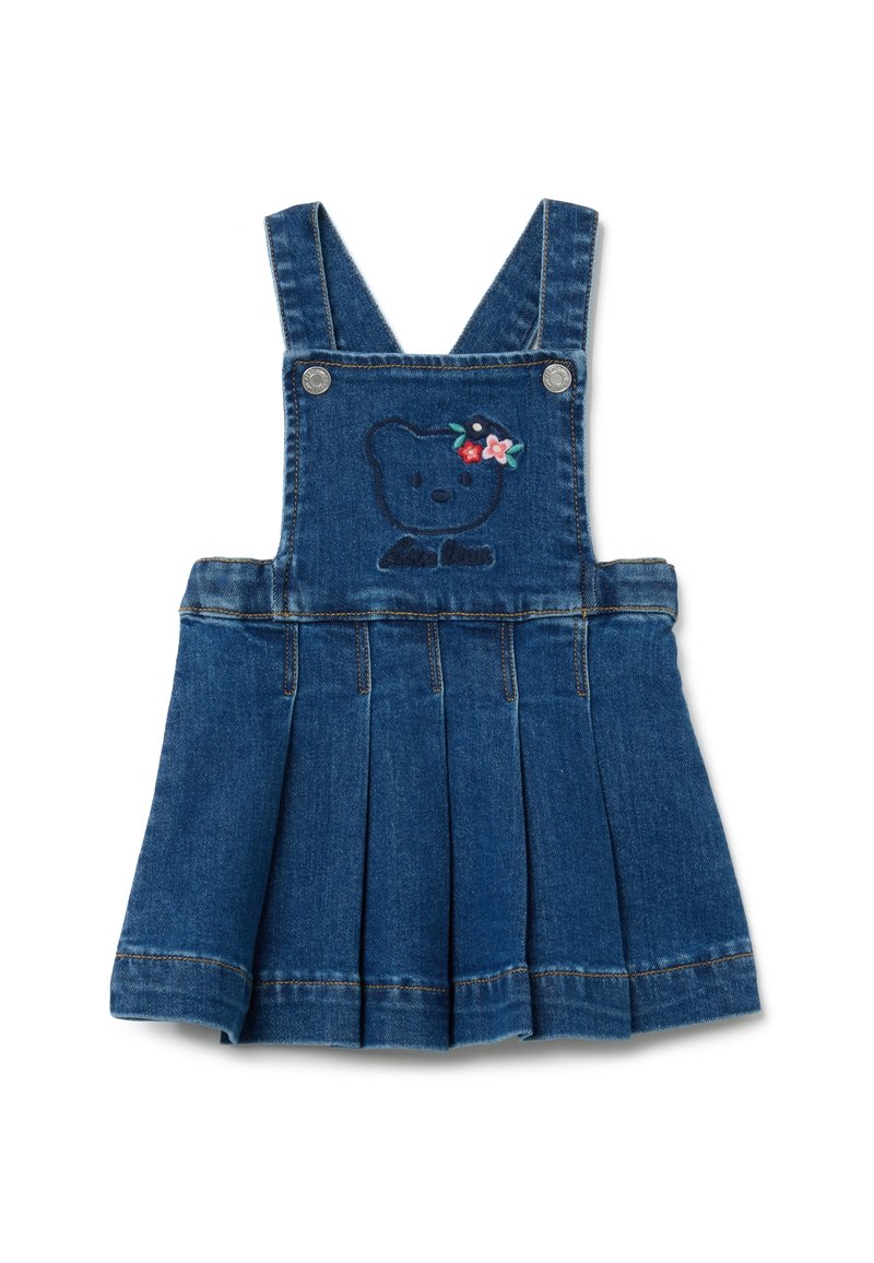 Abito in denim con salopette, gonna plissettata, di colore blu scuro. Presenta un ricamo di orso con dettagli floreali sul bavaglino e chiusure a pressione in metallo.