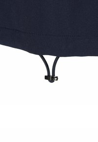 Tejido de color azul marino con una textura suave, que cuenta con un cordón y un regulador de plástico negro en el dobladillo para ajustar el ajuste.