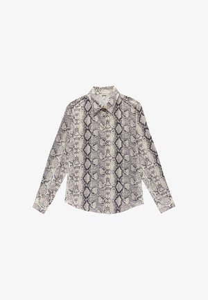 Overhemd met lange mouwen en knopen, met een grijs-zwart slangenhuidpatroon en een puntige kraag, platliggend op een witte achtergrond.