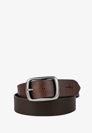 Cinturón de cuero marrón con acabado texturizado, que presenta una hebilla rectangular plateada y múltiples orificios de ajuste. Bordes lisos y una marca sutil.