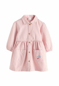 Jasnoróżowa sukienka w paski z kołnierzykiem, drewnianymi guzikami, elastycznymi bufkami oraz dwiema przednimi kieszeniami z haftem kwiatowym.