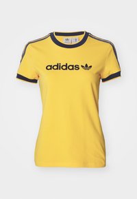 GRAPHIC BADGE SLIM 3-STRIPES - T-shirt print - crew yellow