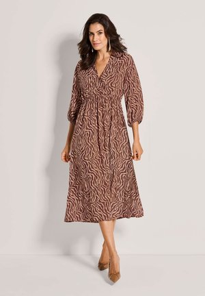 SOMMER - Freizeitkleid - toffee   chestnut