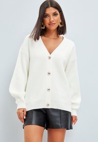 OVERSIZED V-NECK - Cardigan - off white