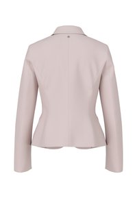 Helle rosa, taillierte Blazerjacke mit langen Ärmeln, Reverskragen, strukturiertem Design und einer dezenten vertikalen Textur. Verfügt über einen Rückenschlitz und einen Knopfdetails.