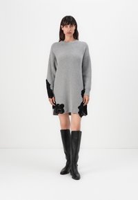 Pinko VALLEDAOSTA  - Abito in maglia - grigio monumento