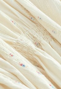 Next REGULAR FIT - Ranta-asusteet - natural
