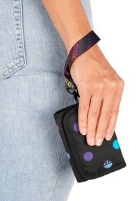 coocazoo MIT SICHTFENSTER - Wallet - magic polka