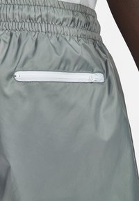 Thumbnail Image 6