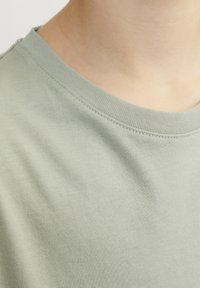 Jack & Jones Junior O NECK - Jednoduché tričko - desert sage