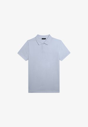 Polo a maniche corte grigio chiaro con colletto e due bottoni sulla patta, distesa su uno sfondo bianco.