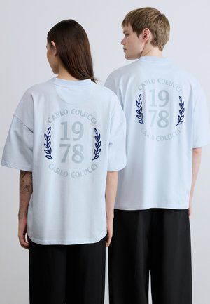 THE CLEAN CAPSULE UNISEX - T-shirt print - ice blue