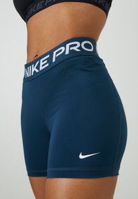 Nike Performance SHORT - Leggings - armory navy/white