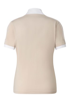 Beżowa koszulka polo z krótkim rękawem, z białym kołnierzykiem i mankietami na rękawach, widziana od tyłu.