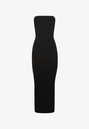 Sort stropløs midikjole lavet af glat, strækbart stof. Tæt siddende silhuet med lige halsudskæring og gulvlængde.