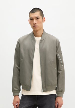 Marc O'Polo, MARC O'POLO BLOUSON REGULAR MIT ZIPPERTASCHE AM ÄRMEL - Bomberjacke - graphite dust