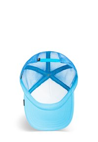 Cappuccio azzurro chiaro con parte frontale solida e retro in rete. Presenta una visiera curva e una strap regolabile. L'interno mostra il logo del marchio e dettagli di cucitura.