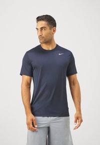 Nike Performance TEE RESET - T-shirt de sport - obsidian/matte silver