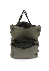 Borsa a tracolla verde in nylon con manico intrecciato nero, due scomparti con zip e chiusure a scatto. L'interno presenta tasche aggiuntive.