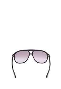 Svarta pilotbrillor med gradient lila linser, slanka metalliska detaljer och eleganta, böjda bågar. Slät plastbåge, minimalistisk design.