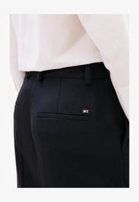 Niet geselecteerd, dark night navy