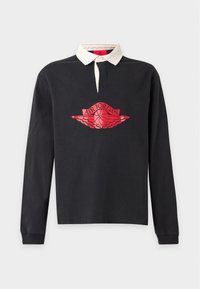 Δεν επιλέχθηκε, black/university red