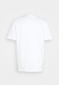 Camiseta de algodón blanca con cuello redondo y mangas cortas, que presenta un diseño simple y una textura suave. La vista posterior no muestra patrones ni acentos.