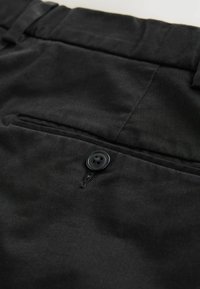 Next REGULAR FIT - SIGNATURE - Chino - black
