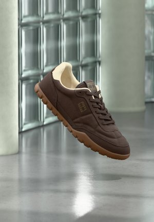 Tommy Jeans, RUNNER - Baskets basses - deep brown