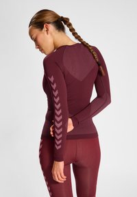 Hummel FIRST SEAMLESS - Apatiniai marškiniai - burgundy