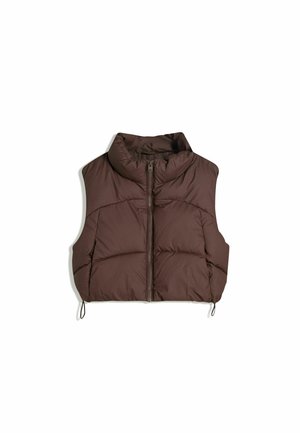 Bruine puffer vest met hoge kraag, volledige rits aan de voorkant en zijtouwtjes. Kenmerkt zich door een gebreid patroon voor isolatie. Geen mouwen.