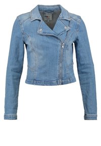 Veste en denim cropped de couleur bleu clair, avec une fermeture éclair à l'avant, un col pointu et des manches longues avec des coutures décoratives. Texture lisse.