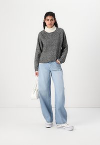 Vero Moda VMFELIZE HIGH NECK PULLOVER - Jersey de punto - birch/black
