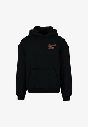 Čierna mikina s kapucňou a predným vreckom. Na hrudi je červený vyšitý nápis „Oni nás nemajú radi.“ Mäkká, textúrovaná tkanina.