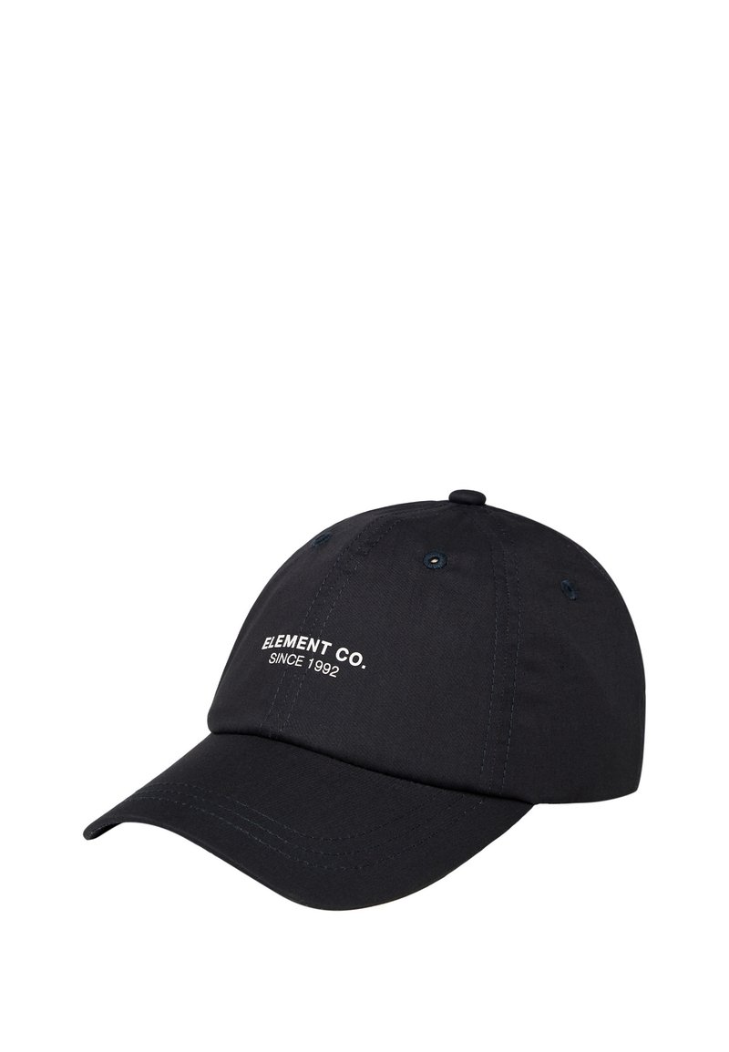 Sort baseball cap med justerbar rem. Har hvid broderet tekst "ELEMENT CO. SINCE 1992" på forsiden. Glat stoftekstur.