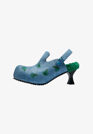 Koi Footwear RIBBIT FROG - Iešļūcenes ar papēdi - denim
