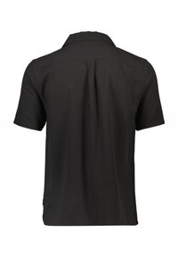 Chemise noire à manches courtes avec col, dotée d'une coupe droite, d'un pli au dos et d'une texture de tissu douce. Aucune quincaillerie ni motif visible.