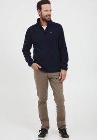 FQ1924 FQBRODER - Flīsa džemperis - navy blazer