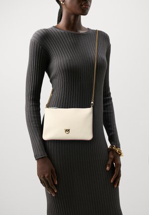 Pinko FLAT CLASSIC - Pochette - white/white/antique gold