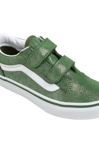 Zielone, błyszczące sneakersy z białymi akcentami, dwoma rzepami i białą podeszwą z zielonym obszyciem; gładka faktura i klasyczny design.