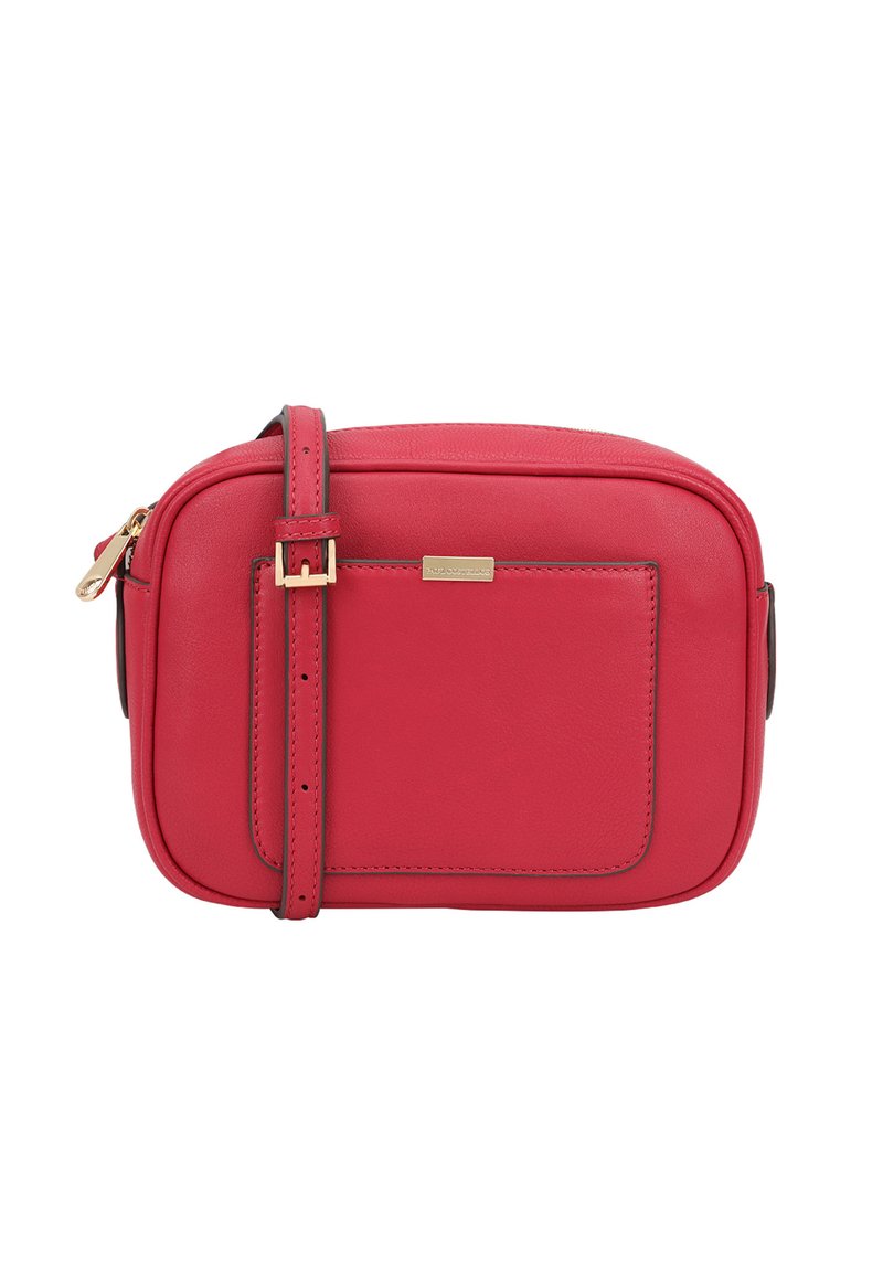 Rood leren schoudertas met een rechthoekige vorm, voorzien van een ritsluiting, verstelbare riem en een voorvak. Gouden hardware accenten.