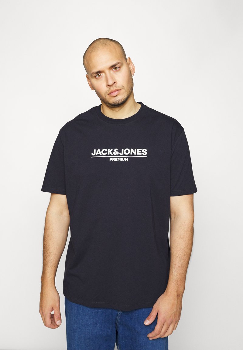 Herren T-Shirts basic | Jack & Jones JPRBLABRANDING TEE CREW NECK T-Shirt print perfect navy/dunkelblau - UR10652 Herren T-Shirts basic | Jack & Jones JPRBLABRANDING TEE CREW NECK T-Shirt print perfect navy/dunkelblau - UR10652