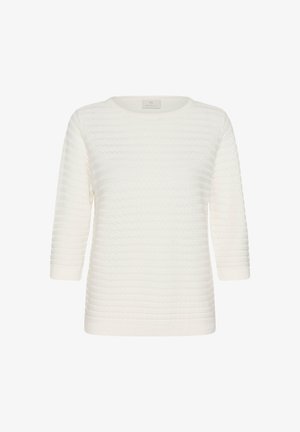 Fehér kötött pulóver 3/4-es ujjakkal, kerek nyakkivágással és vízszintes texturált csíkos mintával.