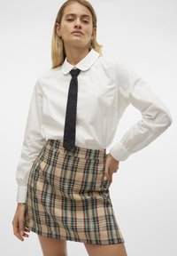 SOMETHINGNEW Blusa com botões - bright white