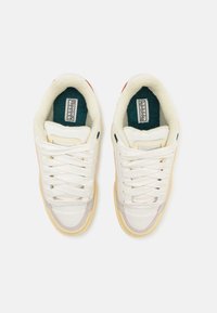 Reebok Classic CLUB C BULC UNISEX - Riedlenčių batai - chalk/weathered white